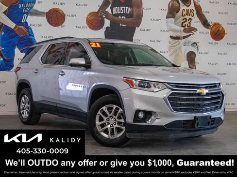 Used 2021 Chevrolet Traverse LT image 1