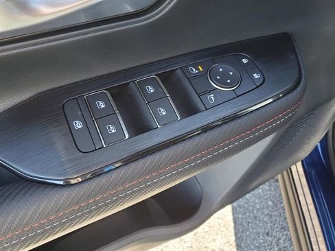 Certified 2025 Nissan Kicks SR image 15