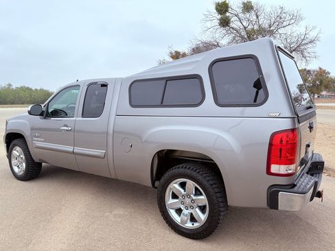 Used 2013 GMC Sierra 1500 SLE image 2