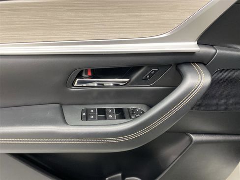 Used 2024 MAZDA CX-90 3.3 Turbo w/ Preferred Plus image 19