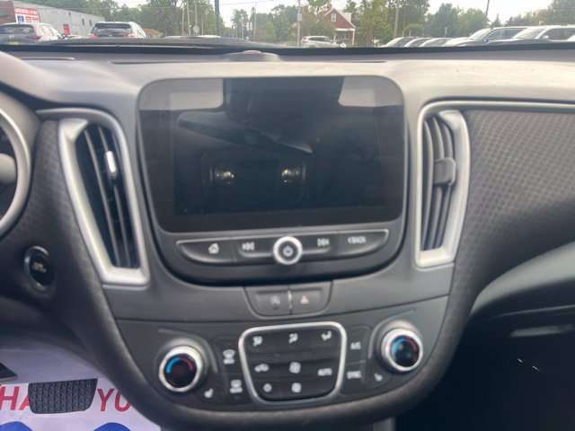 Used 2024 Chevrolet Malibu LT FWD image 9