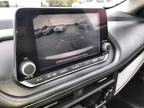 Certified 2025 Nissan Rogue SV w/ SV Premium Package image 17