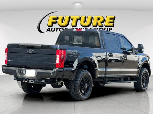 Certified 2022 Ford F250 XLT w/ Black Appearance Package AWD/4WD image 3
