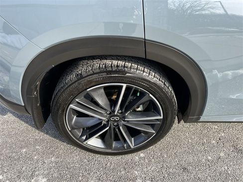 Certified 2023 INFINITI QX55 Essential image 12