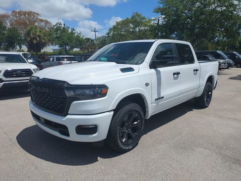 New 2026 RAM 1500 4x4 Crew Cab image 9