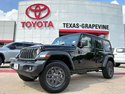 Used 2025 Jeep Wrangler Sport S image 2