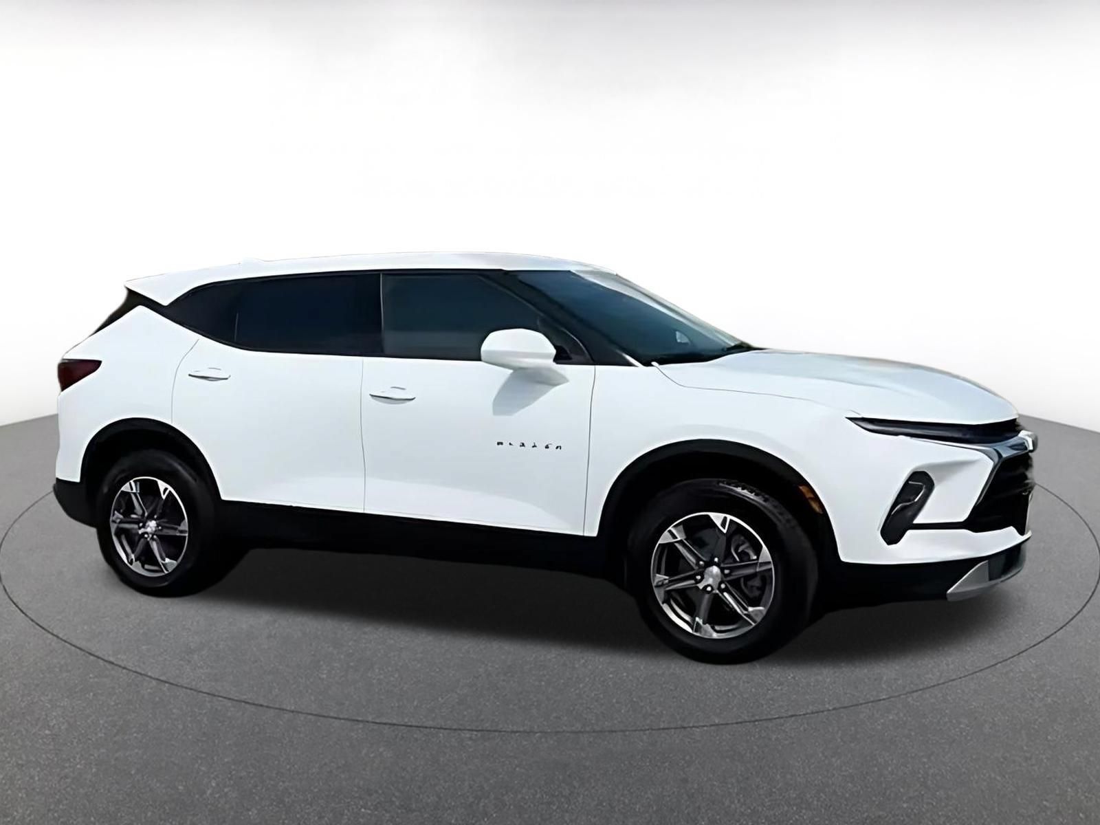 Used 2025 Chevrolet Blazer LT FWD image 15