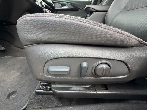 Used 2022 Chevrolet TrailBlazer RS w/ Technology Package image 18