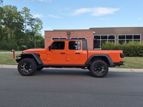 Used 2025 Jeep Gladiator Mojave w/ Steel Bumper Group AWD/4WD image 2