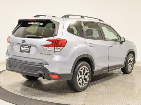 Used 2019 Subaru Forester Premium image 5