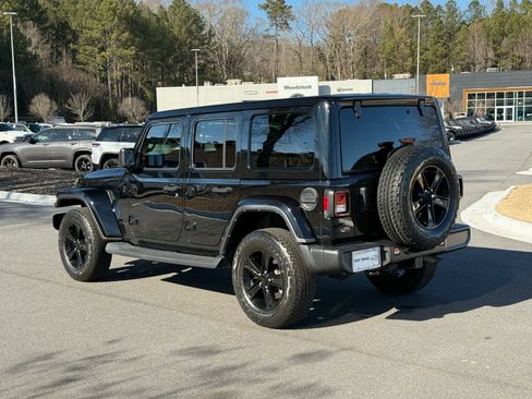 Used 2022 Jeep Wrangler Unlimited Sahara image 4