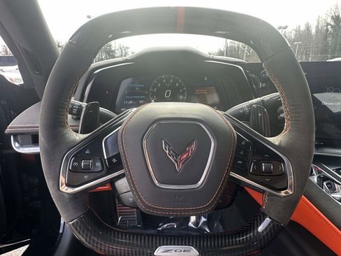 Used 2025 Chevrolet Corvette Z06 image 17