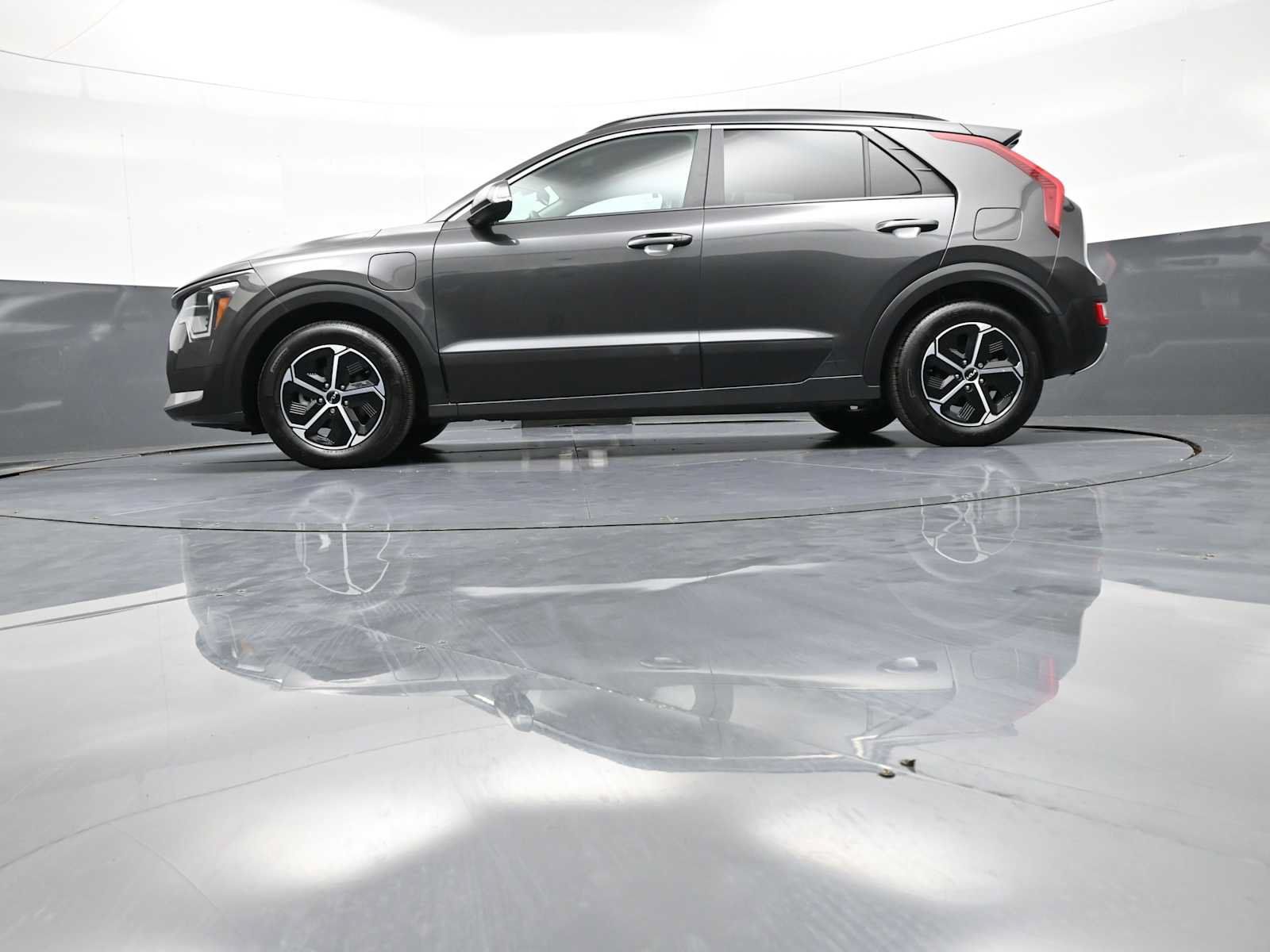 Certified 2025 Kia Niro EX w/ EX Cold Weather Package FWD image 31