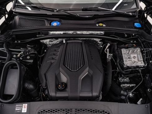 Certified 2026 Porsche Macan AWD/4WD image 29