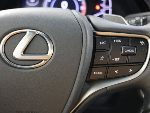 Used 2024 Lexus ES 350 Ultra Luxury w/ Accessory Package (Z2) image 29
