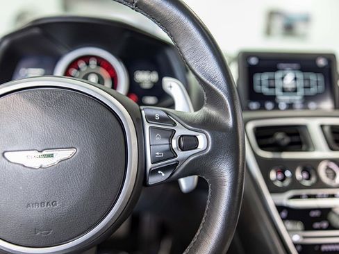 Used 2020 Aston Martin DB11 Coupe image 23