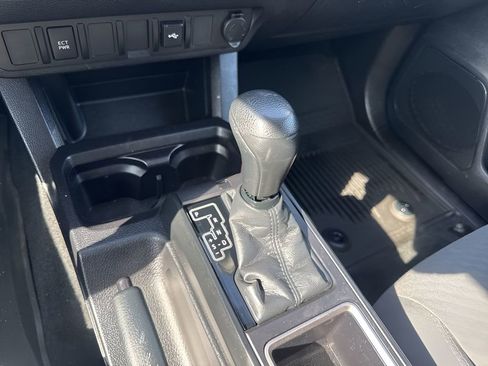 Used 2021 Toyota Tacoma SR w/ SR Convenience Package image 15