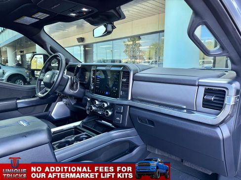Used 2025 Ford F450 Platinum image 31