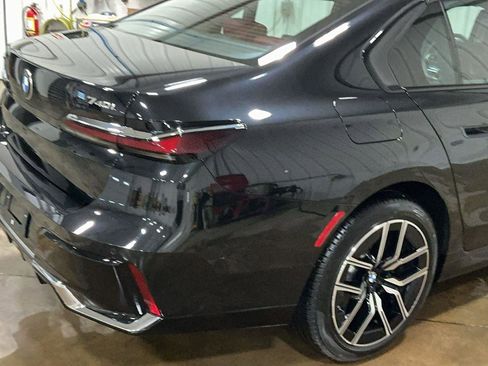 Used 2025 BMW 740i xDrive 740i xDrive image 8