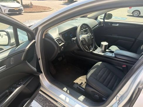 Used 2018 Ford Fusion S w/ Equipment Group 101A FWD image 3