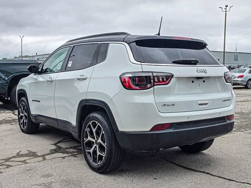 Used 2025 Jeep Compass Limited AWD/4WD image 4