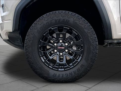 Used 2026 GMC Canyon Elevation w/ Convenience Package RWD image 12