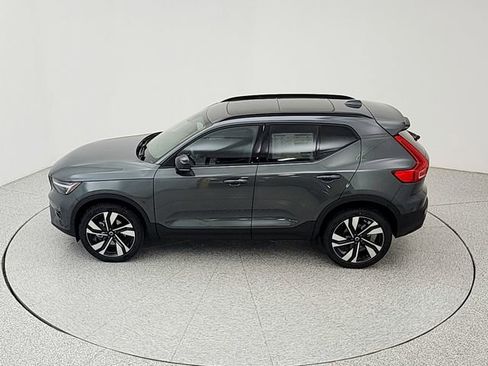 New 2026 Volvo XC40 B5 Plus w/ Protection Package Premier AWD/4WD image 37