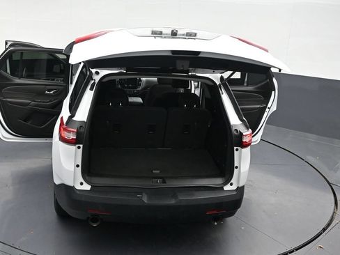 Used 2020 Chevrolet Traverse LT FWD image 35