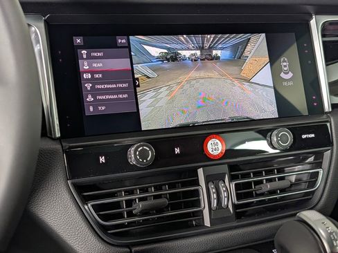 New 2026 Porsche Macan image 32