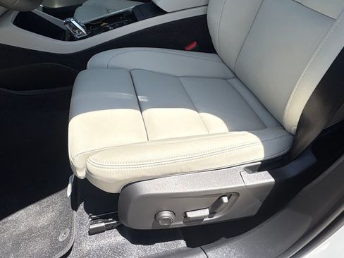 New 2026 Volvo XC40 B4 Plus w/ Protection Package Premier image 18