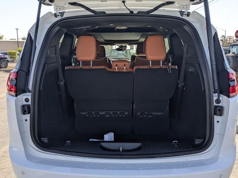 New 2026 Chrysler Pacifica Pinnacle AWD/4WD image 13