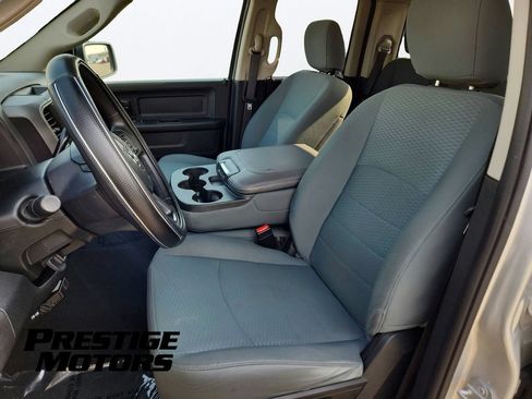 Used 2017 RAM 1500 ST w/ SXT Appearance Group AWD/4WD image 10