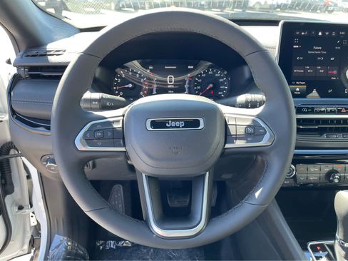 New 2025 Jeep Compass Latitude w/ Sun & Sound Group image 20