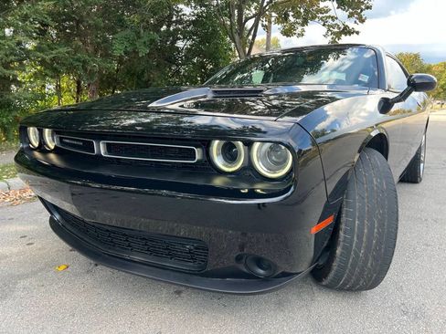 Used 2018 Dodge Challenger SXT w/ Super Sport Group (SS/T) image 3