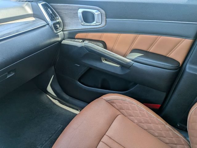 Used 2022 Kia Sorento SX Prestige w/ Rust Color Package AWD/4WD image 19