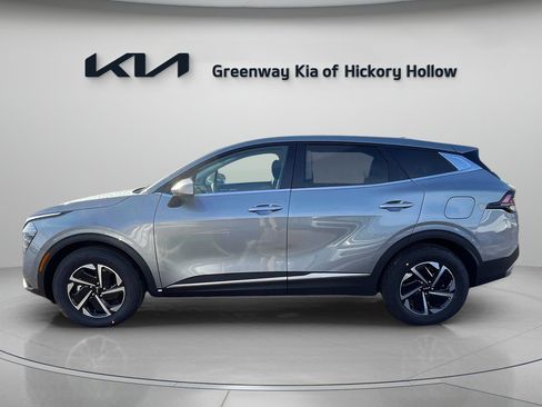 New 2025 Kia Sportage LX image 4