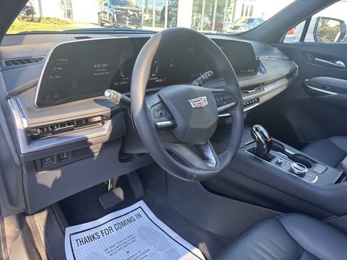Used 2024 Cadillac XT4 Premium Luxury image 24