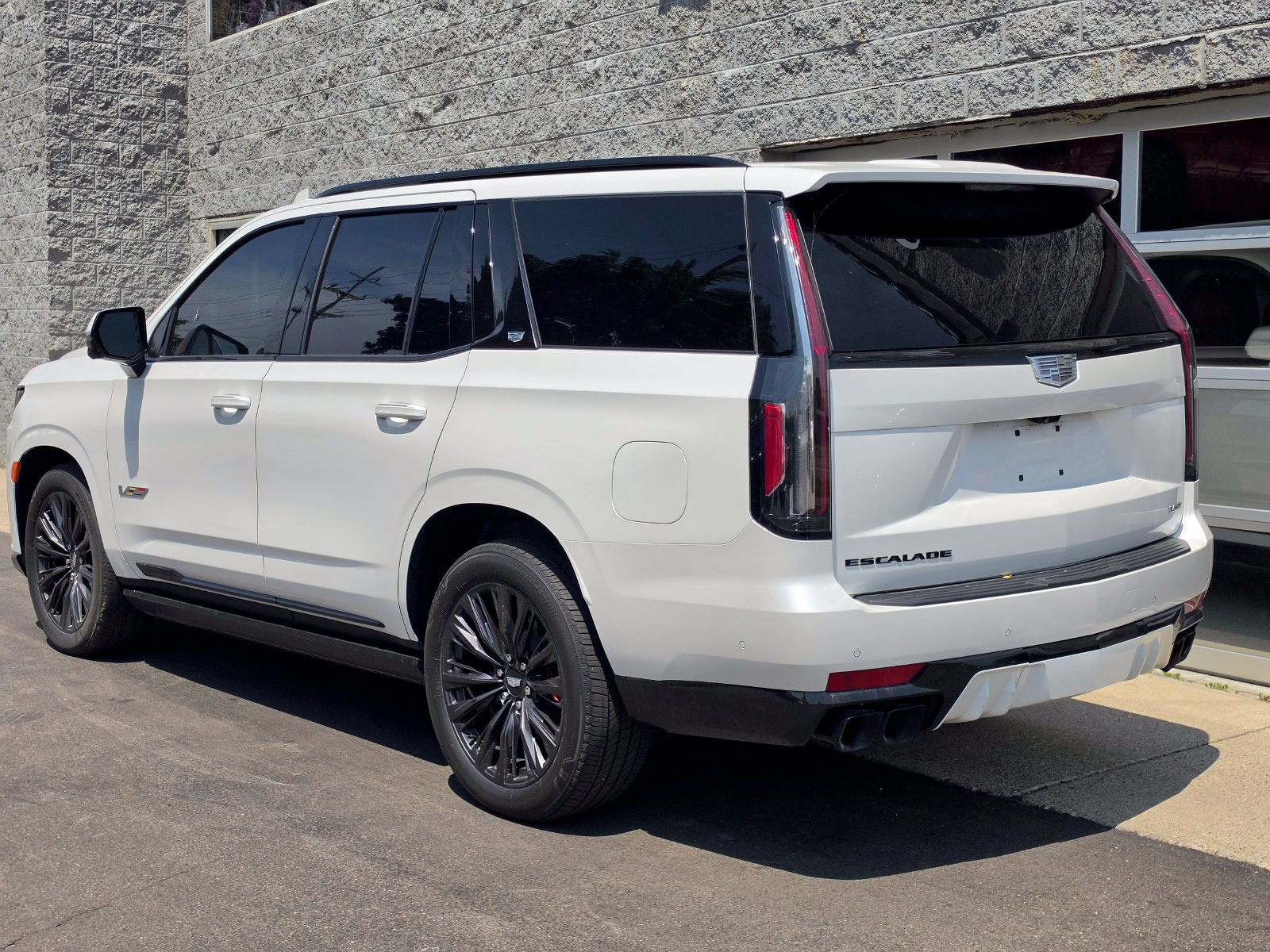 Used 2024 Cadillac Escalade V w/ LPO, ONYX Package AWD/4WD image 6