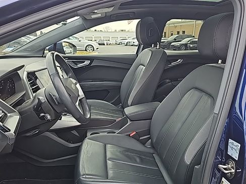 Used 2023 Audi Q4 e-tron Premium Plus w/ Premium Plus image 3