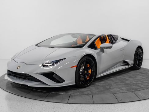 Used 2021 Lamborghini Huracan EVO RWD image 2