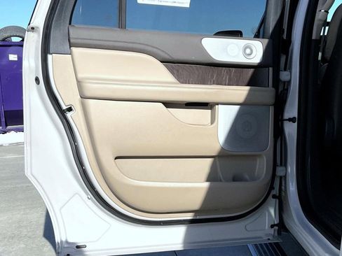 Used 2022 Lincoln Navigator L Reserve image 23