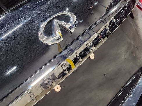 Used 2024 INFINITI QX80 Sensory image 25