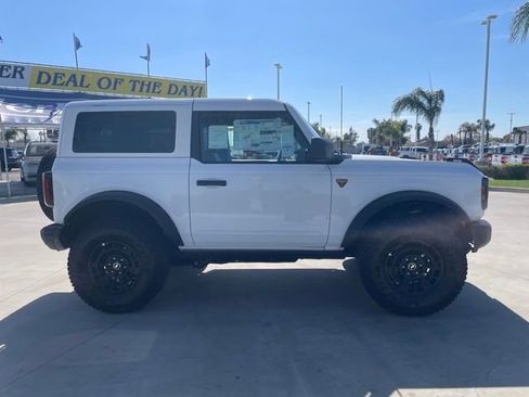 New 2026 Ford Bronco Badlands image 6