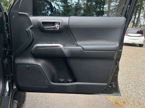 Used 2019 Toyota Tacoma TRD Pro image 25