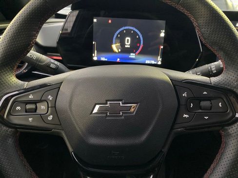 Used 2025 Chevrolet Trax RS w/ Driver Confidence Package image 17