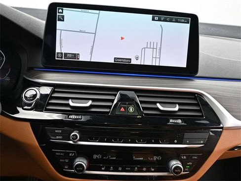 Used 2022 BMW 530i w/ Convenience Package image 12