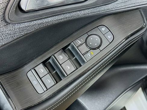 Used 2023 Nissan Rogue SV image 16