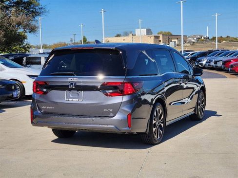 New 2026 Honda Odyssey Elite image 3