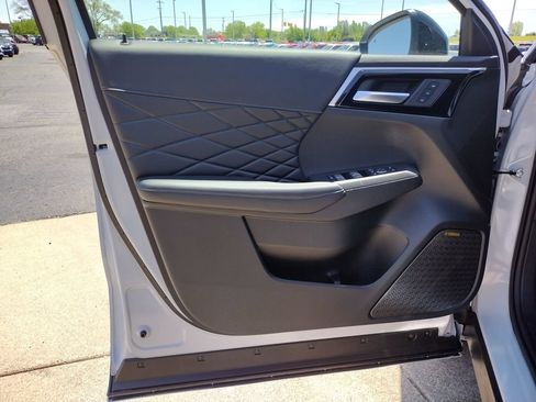 New 2026 Mitsubishi Outlander SEL Black Edition AWD/4WD image 32