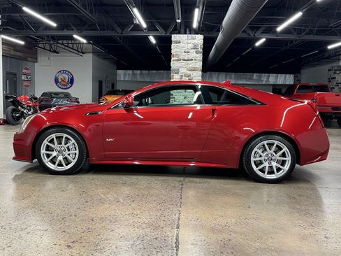 Used 2011 Cadillac CTS V w/ Wood Trim Package RWD image 4